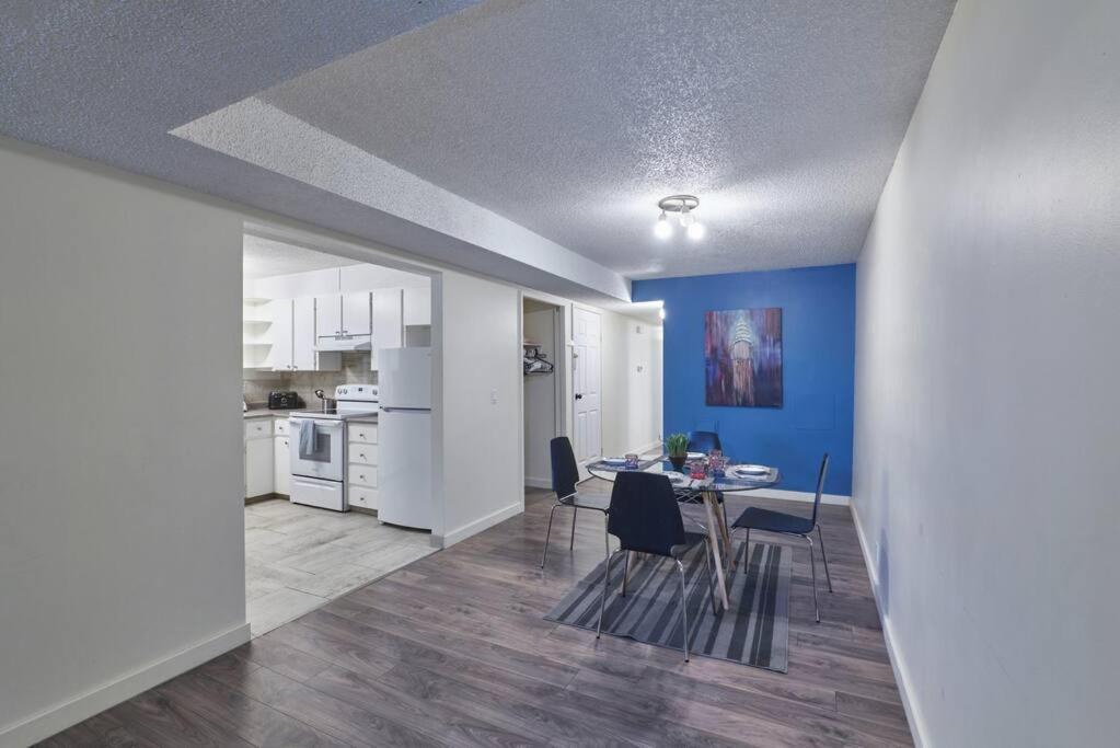 2bedroom W/ Great Access Into & Out The - 7818 *